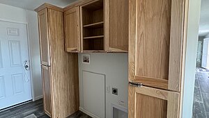 Landmark Singlewide / LM16763B (1L1028-V) Interior 84764