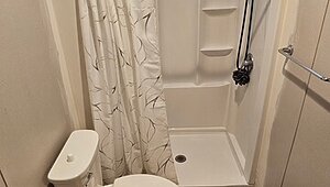 Pre-Owned / 2019 Champion Innovation Bathroom 91541