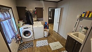 Pre-Owned / 2019 Champion Innovation Utility 91545