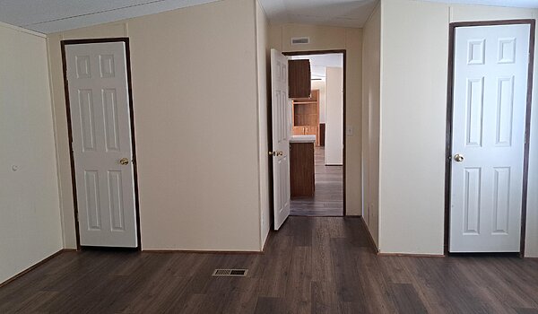 Lot #204 / Lot #204 Rent - $900 / Security Depsoit - $900 Interior 83403