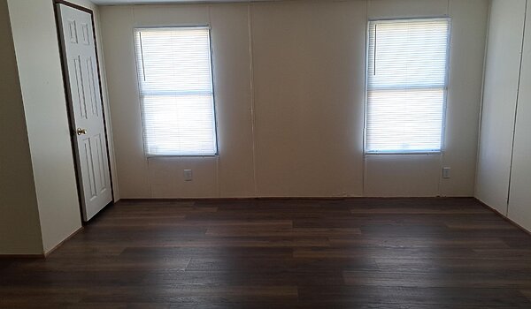 Lot #204 / Lot #204 Rent - $900 / Security Depsoit - $900 Interior 83404