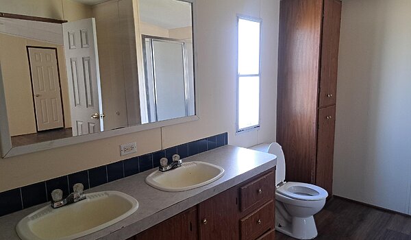 Lot #204 / Lot #204 Rent - $900 / Security Depsoit - $900 Interior 83410