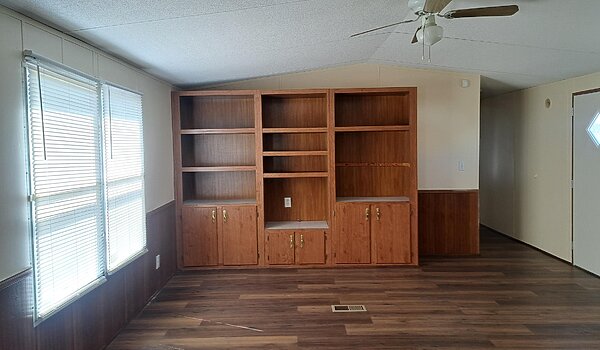 Lot #204 / Lot #204 Rent - $900 / Security Depsoit - $900 Interior 83396