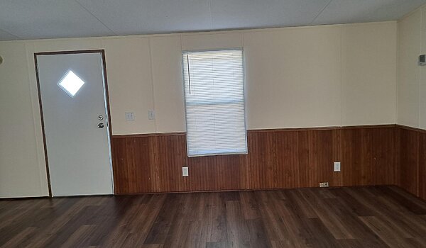 Lot #204 / Lot #204 Rent - $900 / Security Depsoit - $900 Interior 83397