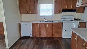 Lot #204 / Lot #204 Rent - $900 / Security Depsoit - $900 Interior 83399