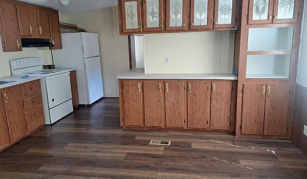 Lot #204 / Lot #204 Rent - $900 / Security Depsoit - $900 Interior 83400