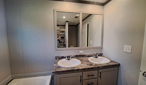 Lot #117 / Lot #117 Rent - $1,000 / Security Deposit - $1,000 Interior 83581