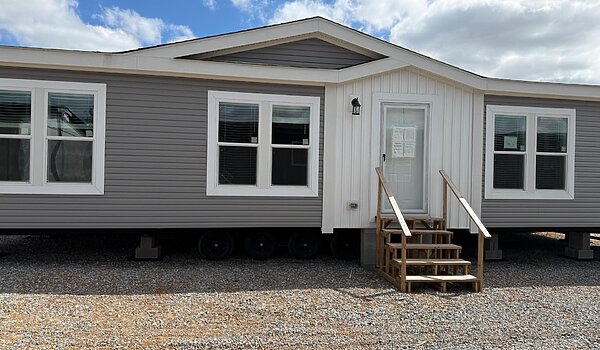 LOT MODEL BLOWOUT / The Embree PRI3256-2061 Exterior 91613