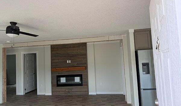 LOT MODEL BLOWOUT / The Embree PRI3256-2061 Interior 91615