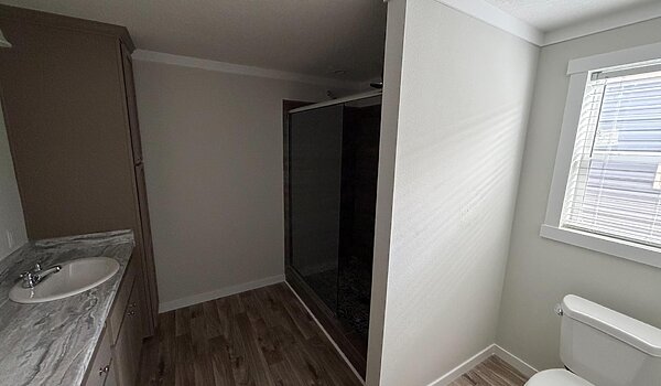 LOT MODEL BLOWOUT / The Embree PRI3256-2061 Bathroom 91621