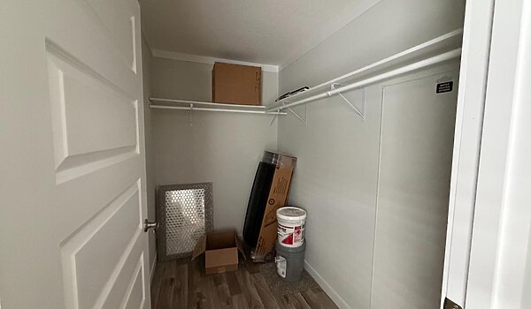 LOT MODEL BLOWOUT / The Embree PRI3256-2061 Bedroom 91618