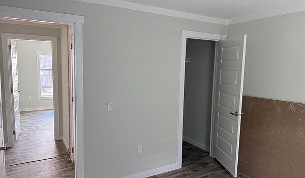LOT MODEL BLOWOUT / The Embree PRI3256-2061 Bedroom 91619