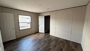 LOT MODEL BLOWOUT / Aspen TRT16763A Bedroom 91637