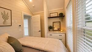NEW CLAYTON LUXURY PARK MODEL / THE TOWNSEND #TH23057 Interior 91067