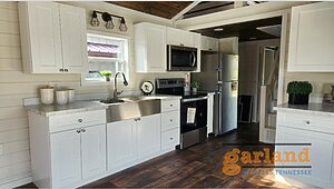NEW AVERY CABIN CO LUXURY PARK MODEL / THE AVERY 127 #TH24089 Interior 89089