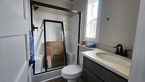 NEW CLAYTON LUXURY PARK MODEL / THE KINLOCK Interior 85304