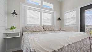 SOLD / NEW CLAYTON LUXURY PARK MODEL THE KINLOCK #TH26109 Interior 90511