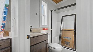 SOLD / NEW CLAYTON LUXURY PARK MODEL THE KINLOCK #TH26109 Interior 90513