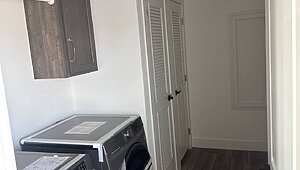 Encore / Montgomery 54ENC32623AH Interior 90069