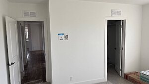 Encore / Montgomery 54ENC32623AH Interior 90063