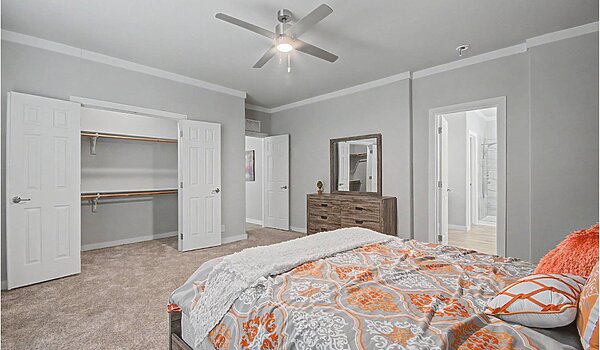 Platinum / The Meadow PU32563A Interior 90669