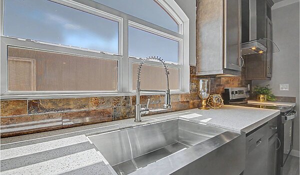 Platinum / The Meadow PU32563A Interior 90664