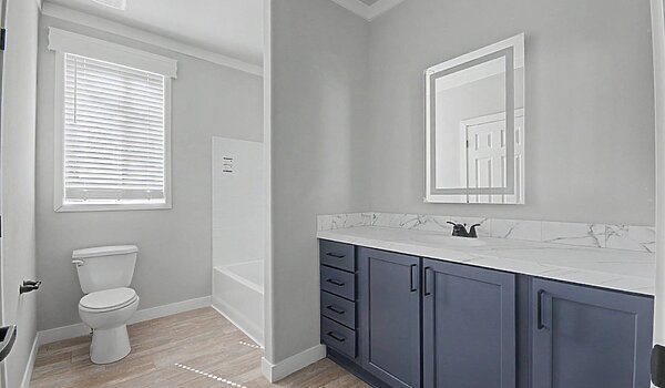 Platinum / PU-32724C-LUXE Haven Bathroom 90881