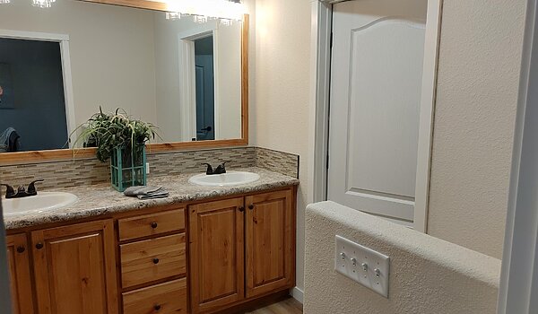 Cedar Canyon / 2020 Interior 85069