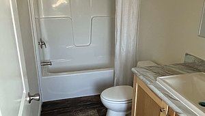 SOLD / The Bayview 1W1904-V Bathroom 51835