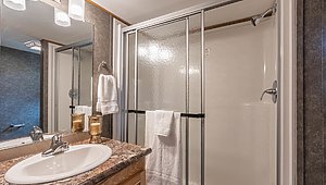 AVAILABLE FOR IMMEDIATE PURCHASE / Shore Park 1974CTP The Loft Bathroom 53353