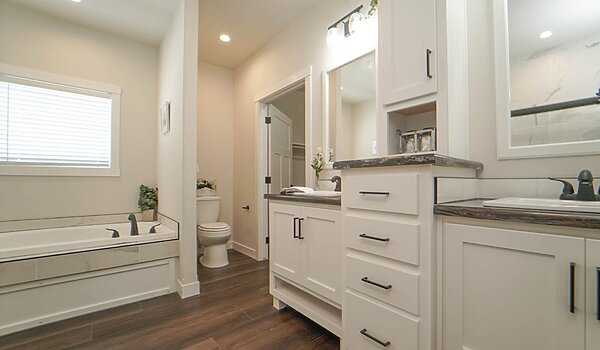 Premier / The Chaney Bathroom 72670