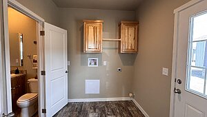 Clayton Hermiston / Bear Lodge Interior 89969