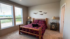 Clayton Hermiston / Bear Lodge Interior 89965