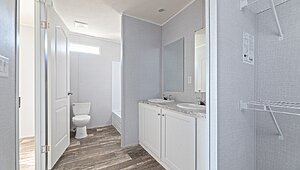 Move In Ready!! On Land**16683G - We deliver everywhere in TX! / 16683G Bathroom 82958
