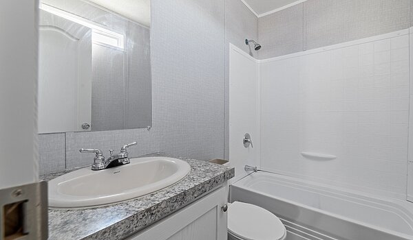 Move In Ready!! On Land**16683G - We deliver everywhere in TX! / 16683G Bathroom 82957