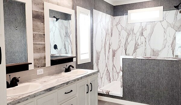 PROMOTION SALE!! ExCLUsIvE*Homeland PACKAGED Casa! / 30684H Bathroom 82948