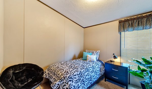 Classic / 1680-32Q Bedroom 10657