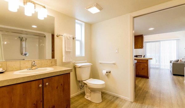 Sierra Limited / SL-04 Bathroom 15067