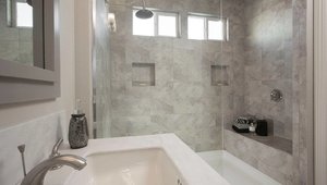 Kingsbrook / KB-66 Bathroom 15129