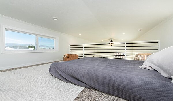 Park Model RV / PM 528 Interior 122905