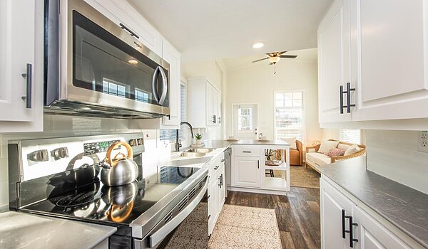 Park Model RV / PM 528 Interior 122898