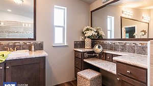 Cedar Canyon / 2086 Privacy Porch Bathroom 31679