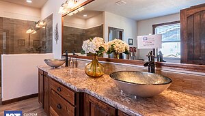 Grand Manor / 6013 Bathroom 123537