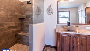 Grand Manor / 6013 Bathroom 123540