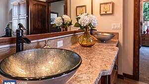 Grand Manor / 6013 Bathroom 123542