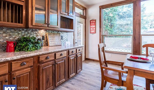 Grand Manor / 6013 Interior 123520