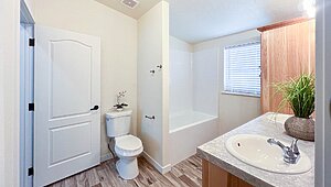 Cedar Canyon / 2090 Bathroom 97406