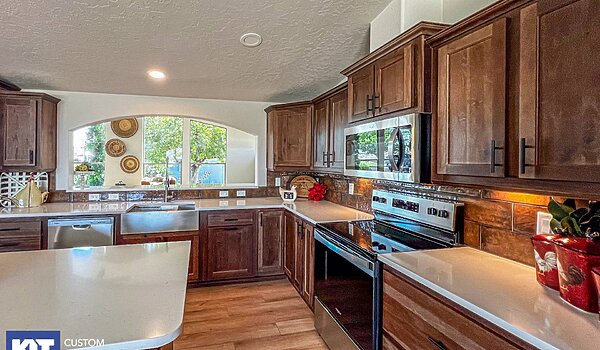 Pinehurst / 2506 with Tag and Porch-2 Kitchen 113370