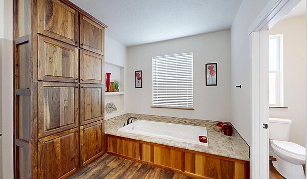 Grand Manor / 6013-4 Interior 113411