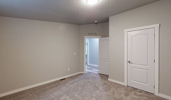 Grand Manor / 6009-4 Interior 113497